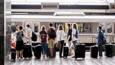 viaggiatori stazione